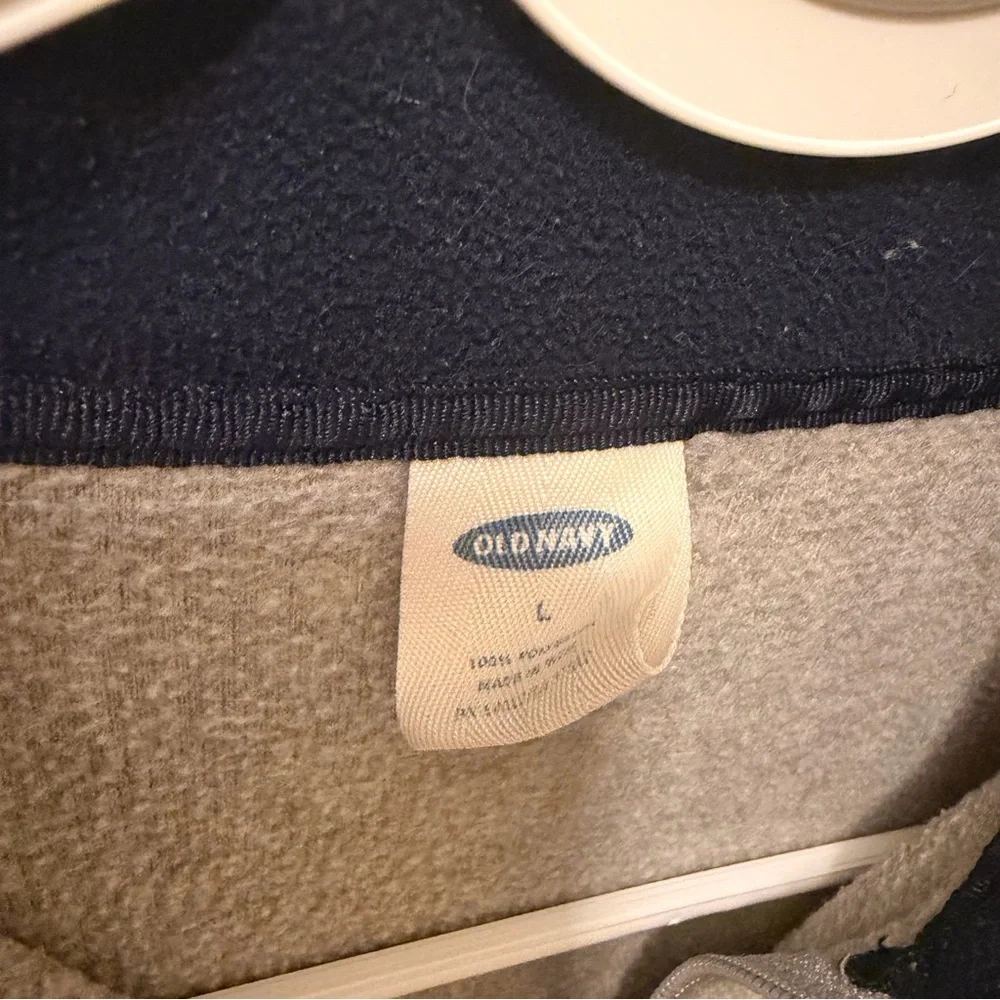 Vintage Old Navy Men's Tan Sweater - Picture 4 of 4